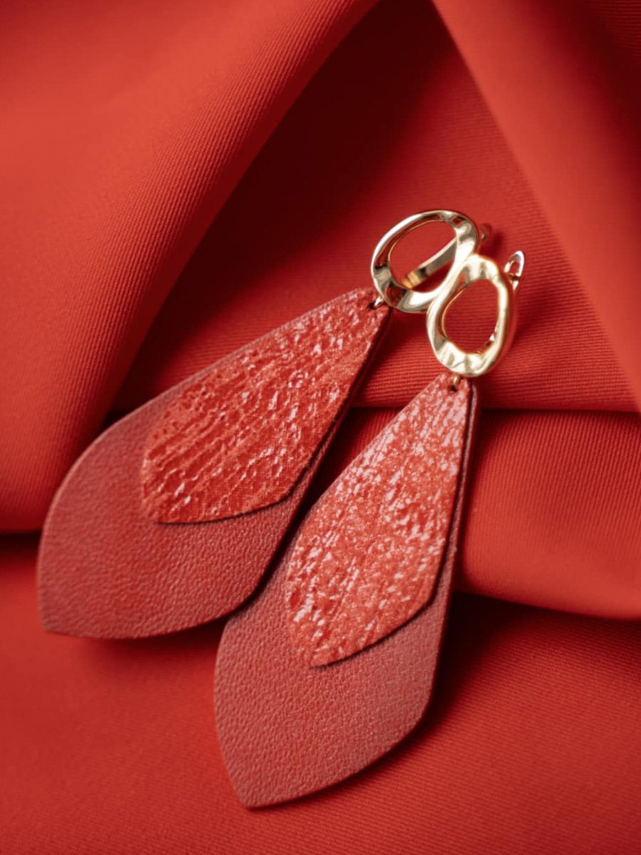 Piros bőr fülbevaló