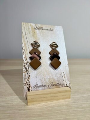 Barna arany kocka bőr fülbevaló