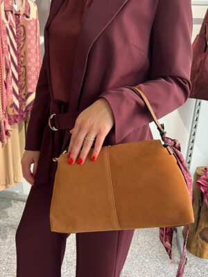 Camel színű hasított bőr táska