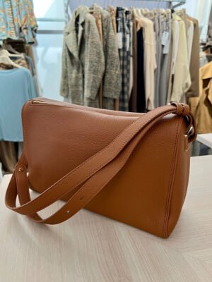 Camel színű, valódi olasz bőrtáska