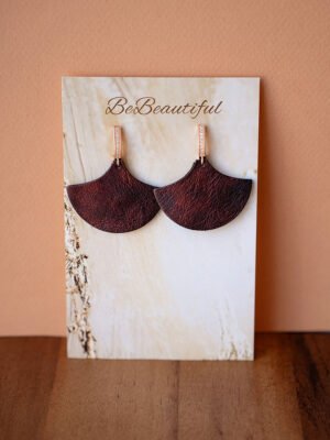 Csoki barna színű márványos hatású cirkónium köves fülbevaló