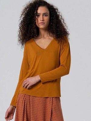 V-nyakú hosszú ujjú felső