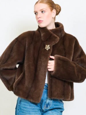 Csoki színű műszőrme bunda brossal