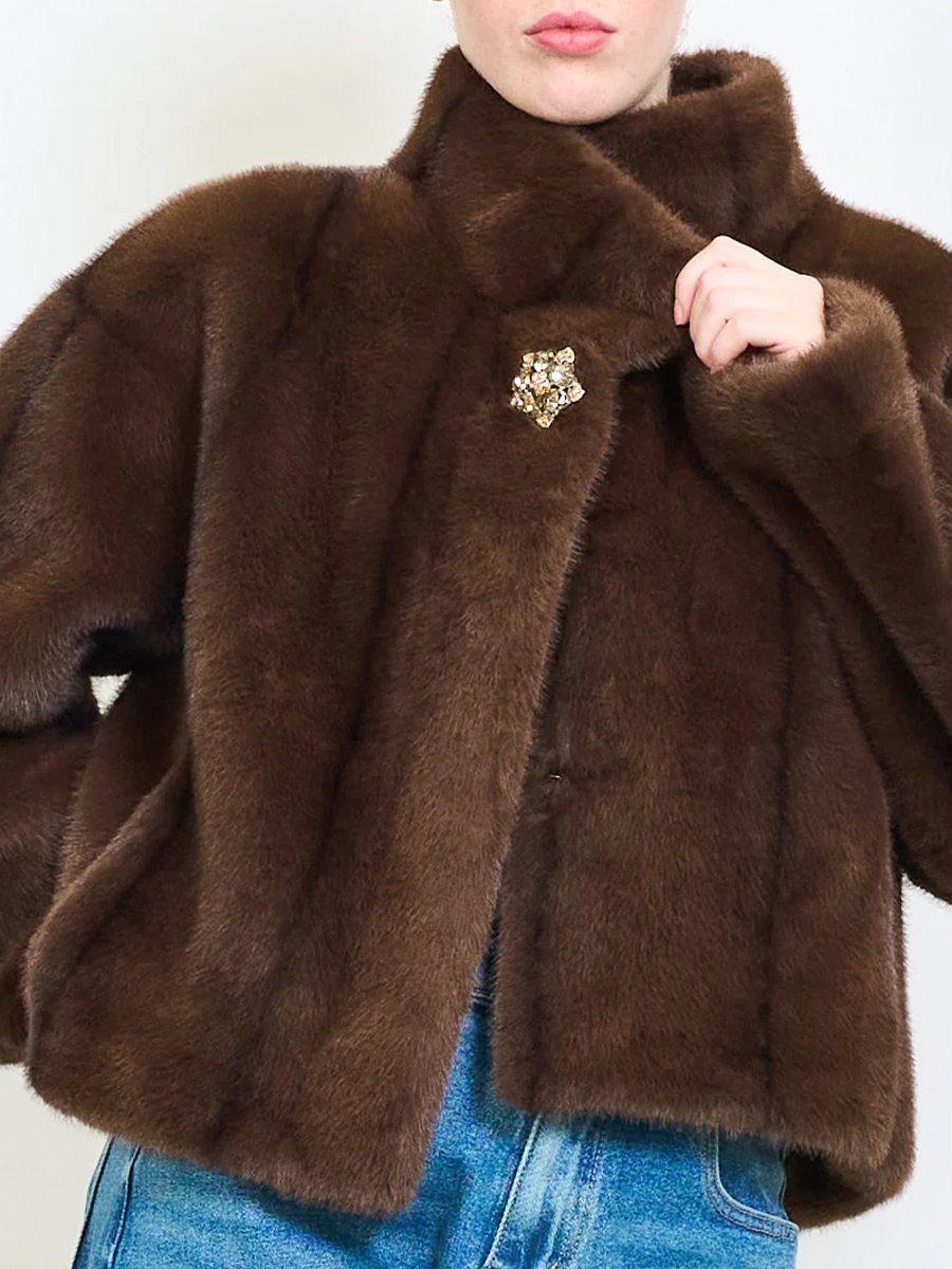 Csoki színű műszőrme bunda brossal - Image 4