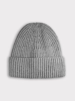 Szürke flitteres kötött sapka