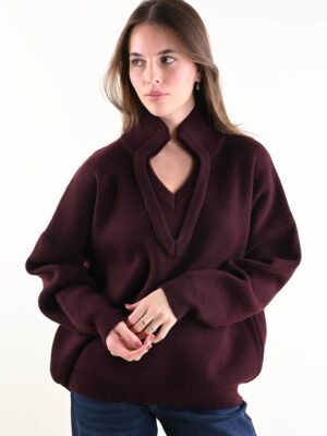 Burgundi színű álló nyakú pulóver