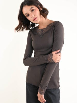 Kasmír keverék pulóver csipkebetéttel