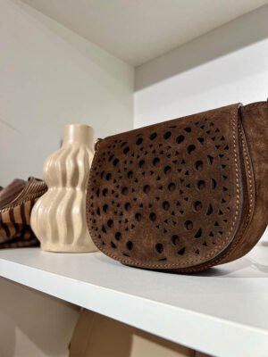 Csoki barna hasított bőr lézer vágott táska