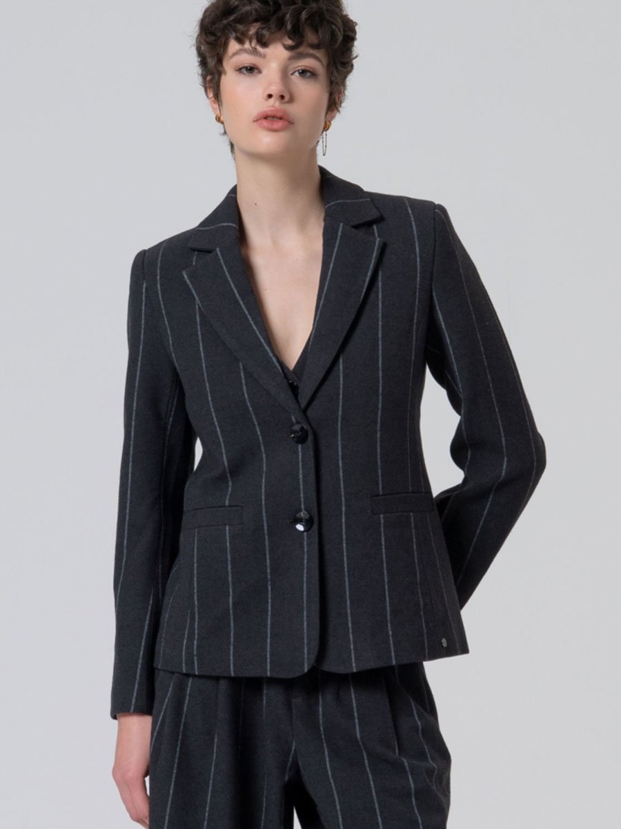 Sötétszürke csíkos blézer