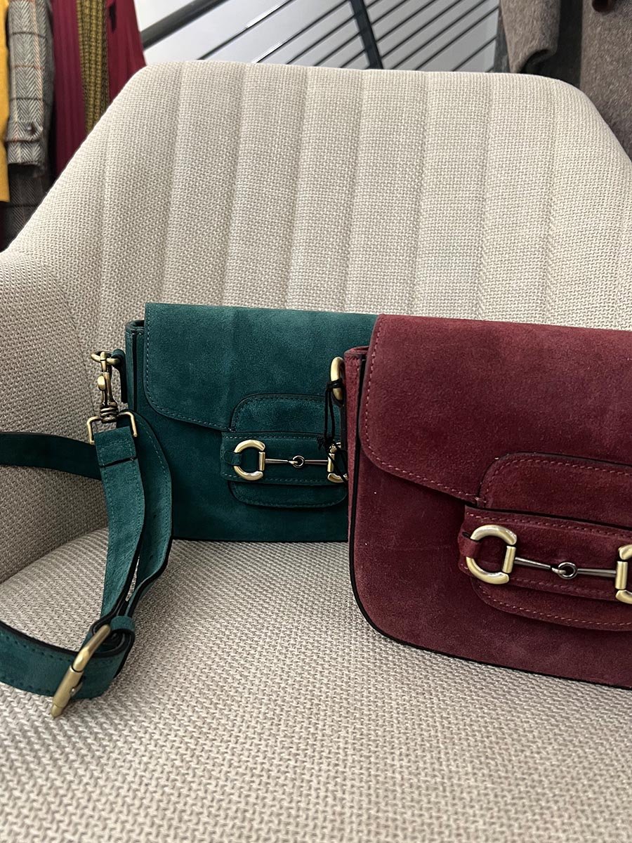 Burgundi színű csatos valódi bőr táska - Image 2