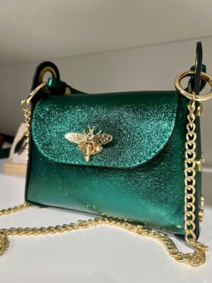 Zöld oldalt szegecses méhecskés bőr táska