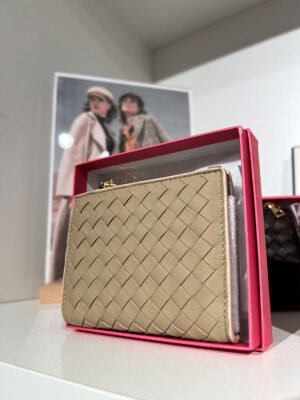 Bézs bőr pénztárca