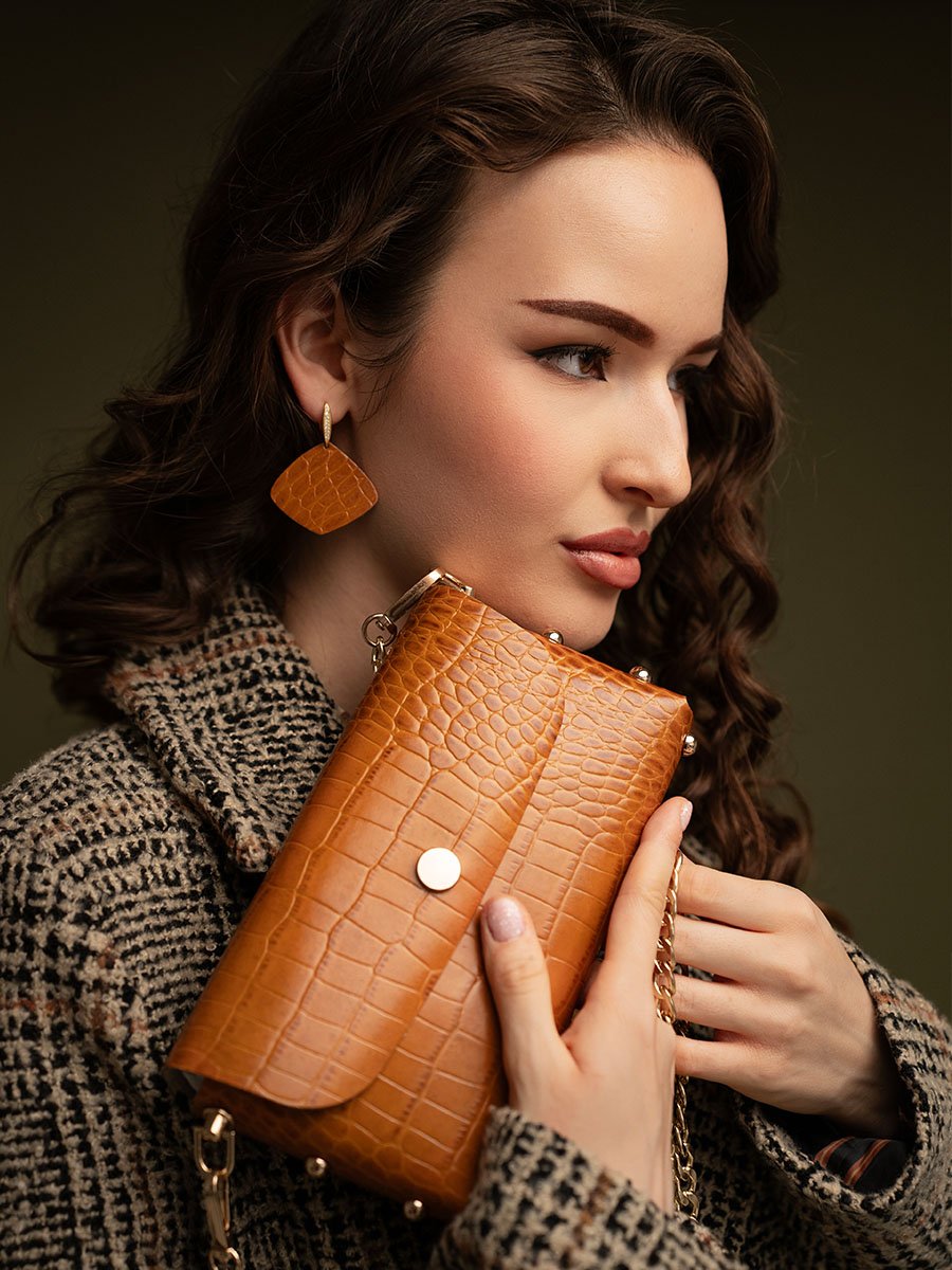 Világosbarna nagy diszkosz cirkónium köves fülbevaló