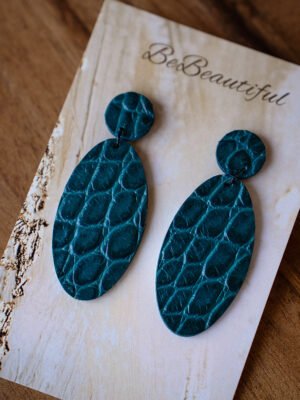 Zöld színű ovális bőr fülbevaló