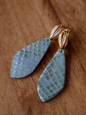 Zöld kígyómintás cirkónium köves bőr fülbevaló