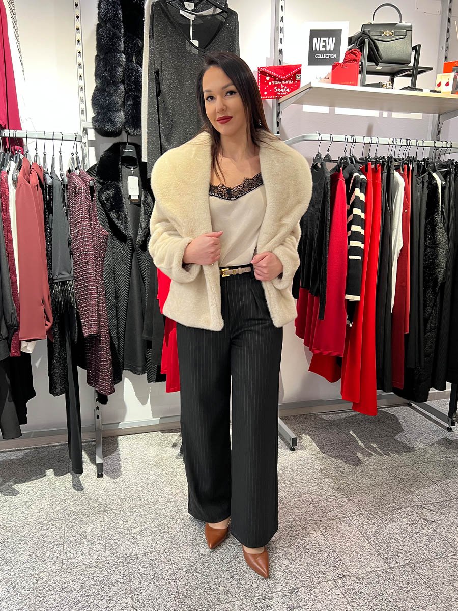 Ecrü színű nagy galléros műszőrme bunda