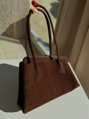 Csoki hasított bőr nagy fülű táska