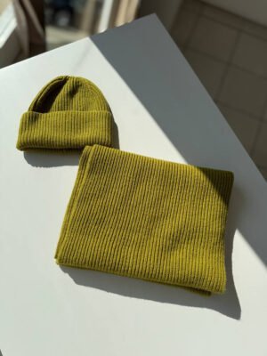 Zöld színű sál sapka szett