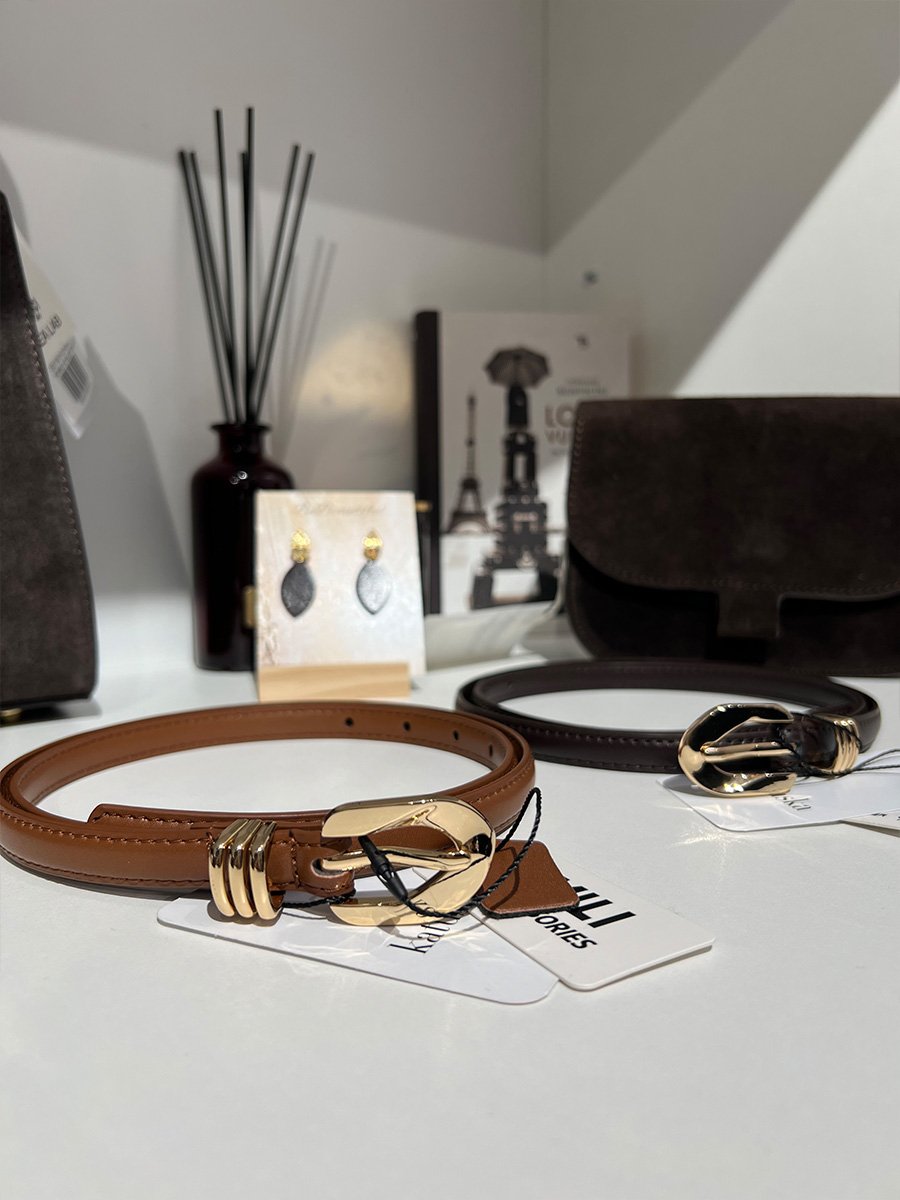 Mogyoró színű bőr öv arany csattal - Image 2