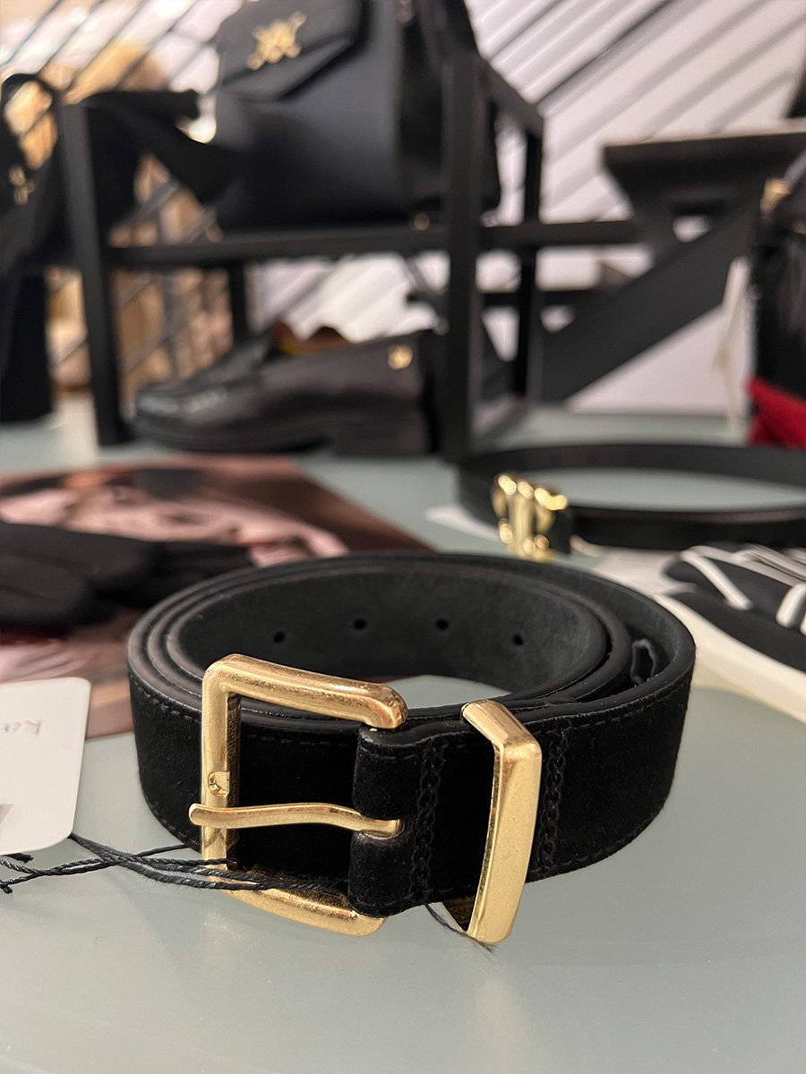 Fekete velúr bőr öv