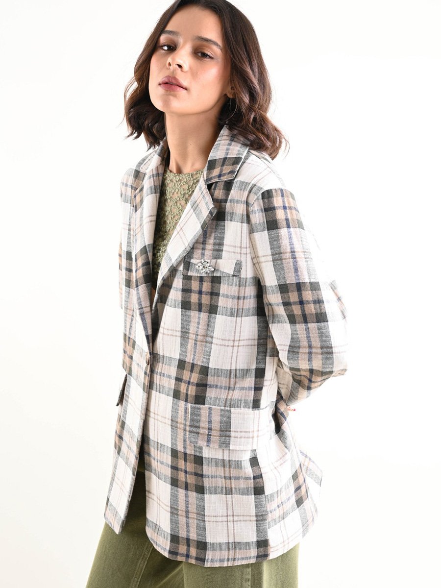 Egy gombos zöld blézer - Image 5