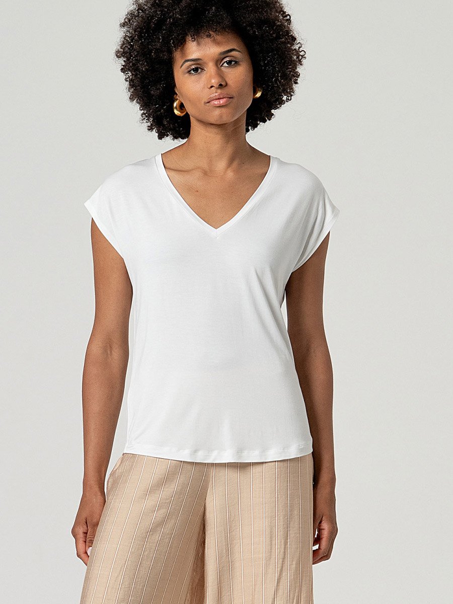 Fehér V-nyakú póló