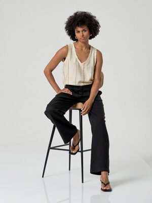 Fekete egyenes szárú zsebes nadrág