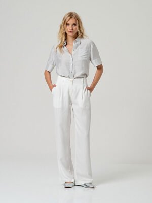 Fehér egyenes szárú zsebes nadrág