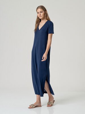 Sötétkék rövid ujjú V-nyakú hosszú ruha