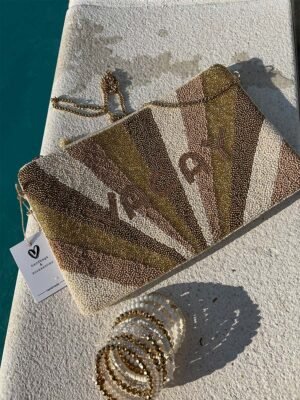 Barna gyöngyös aranyláncos boríték táska