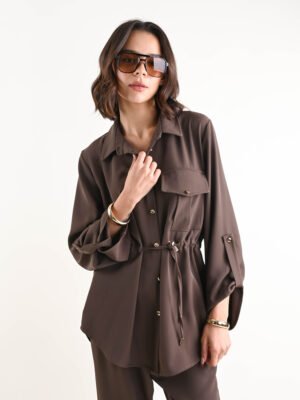 Csoki színű húzózsinóros felső mellrészen zsebbel