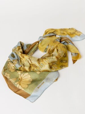 Sárga zöld barna sál