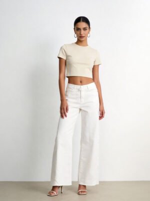 Fehér bővülő szárú farmernadrág