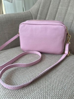 Rózsaszín bőr táska