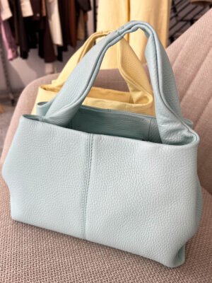 Menta színű bőr táska