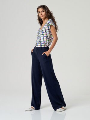 Sötétkék zsebes nadrág