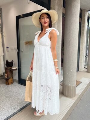 Fehér madeira mintás maxi ruha masnis vállrésszel